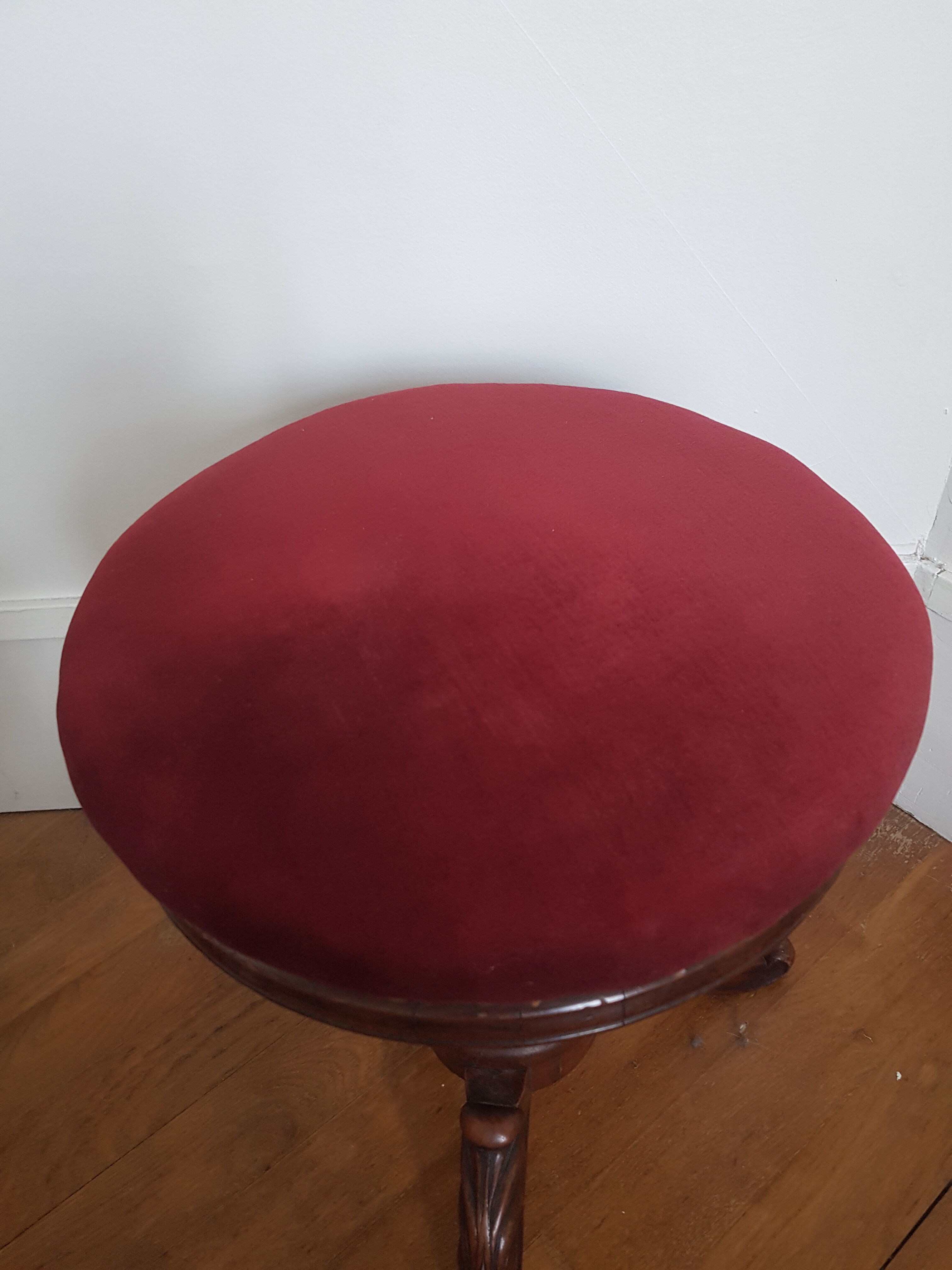 Piano stool