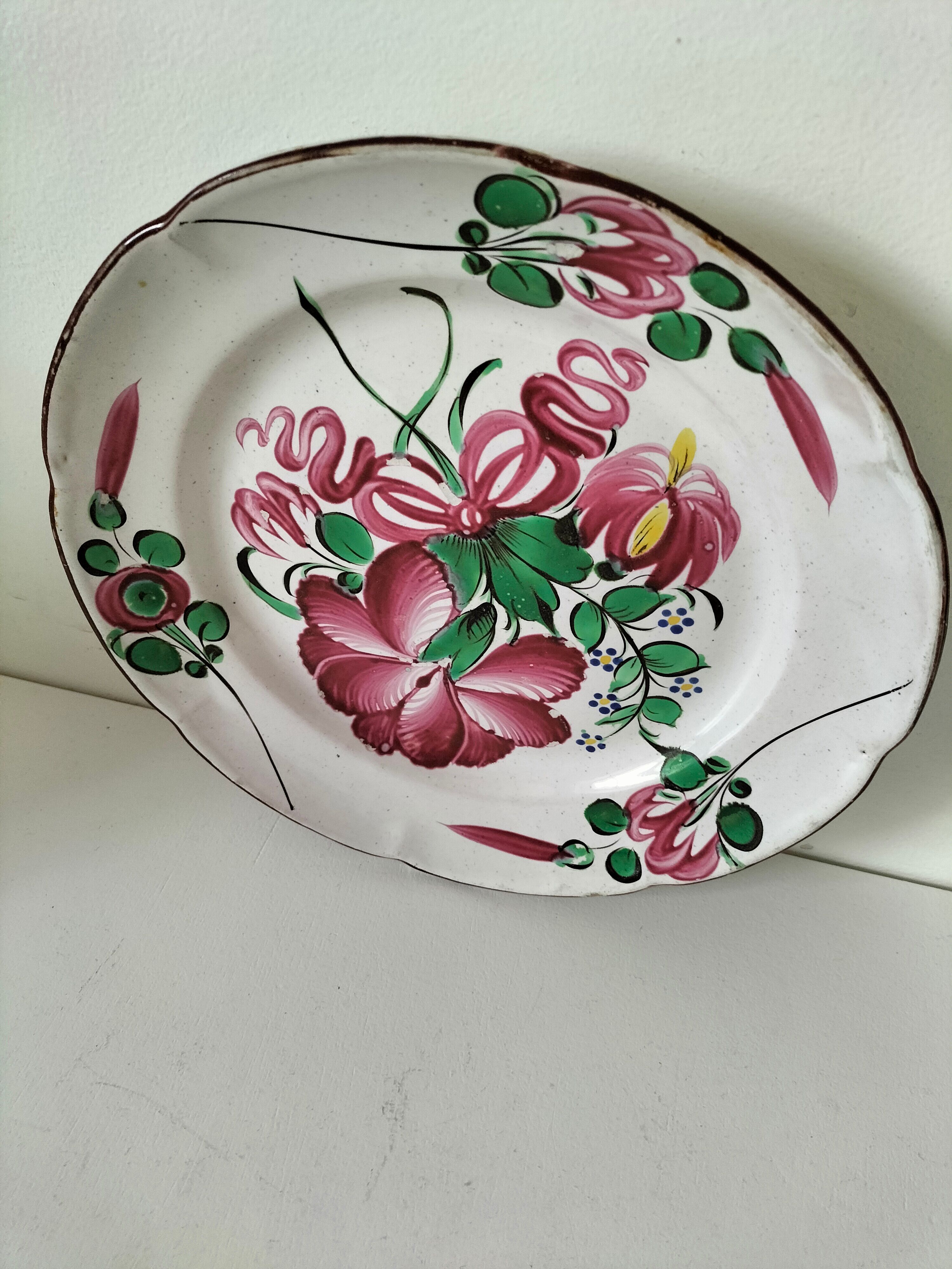 Earthenware plate from the East – attributed to Islettes, 19th century