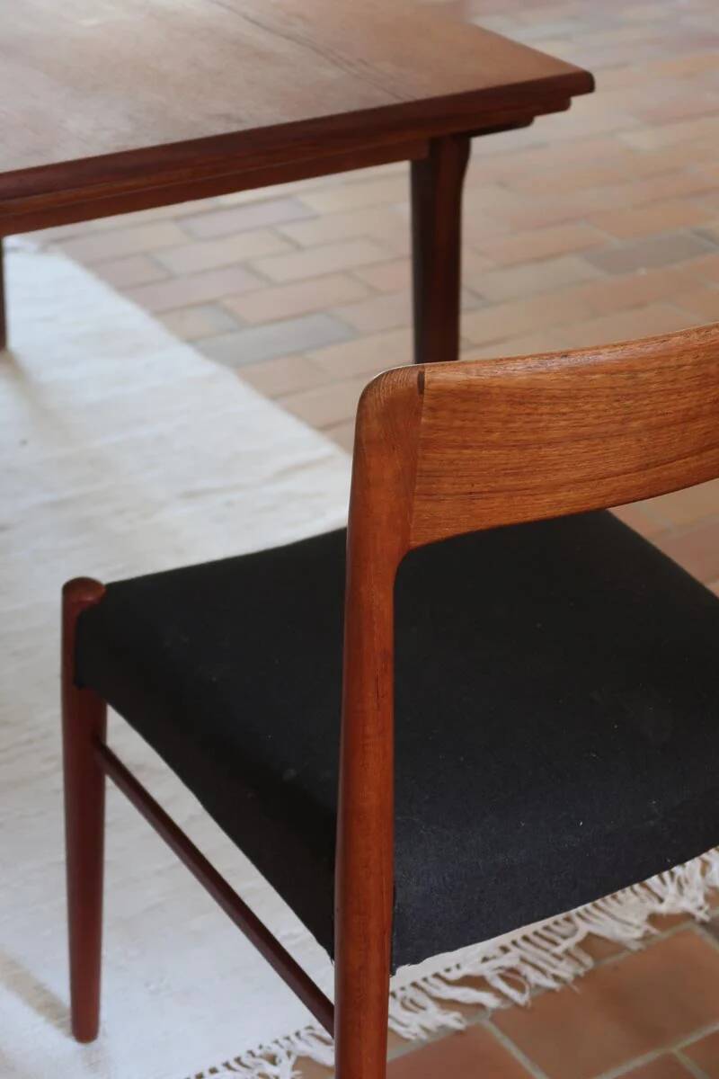4 vintage Scandinavian chairs in teak and blue fabric - Model 26 by Henning Kjærnulf