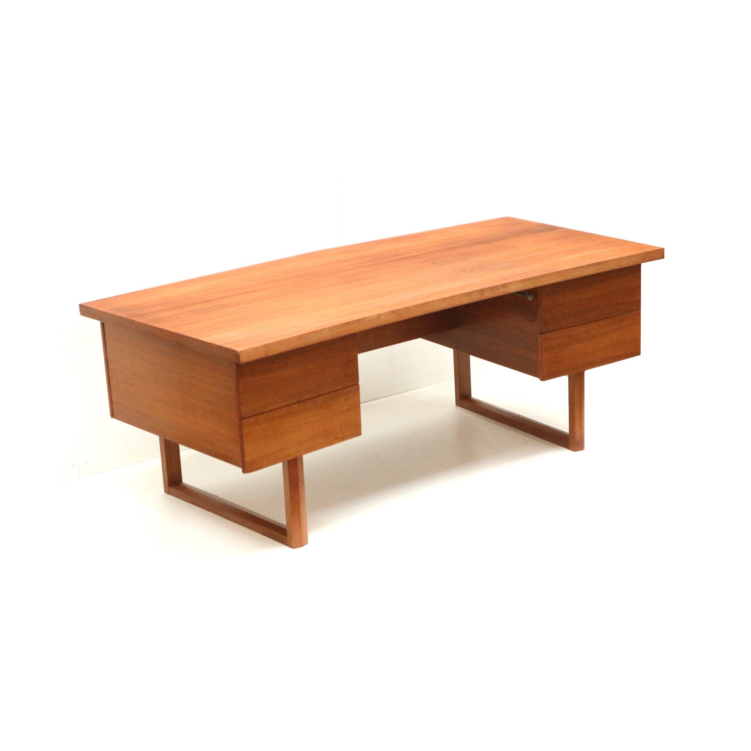 Vintage German design executive desk by Kondor, made in the 1970s