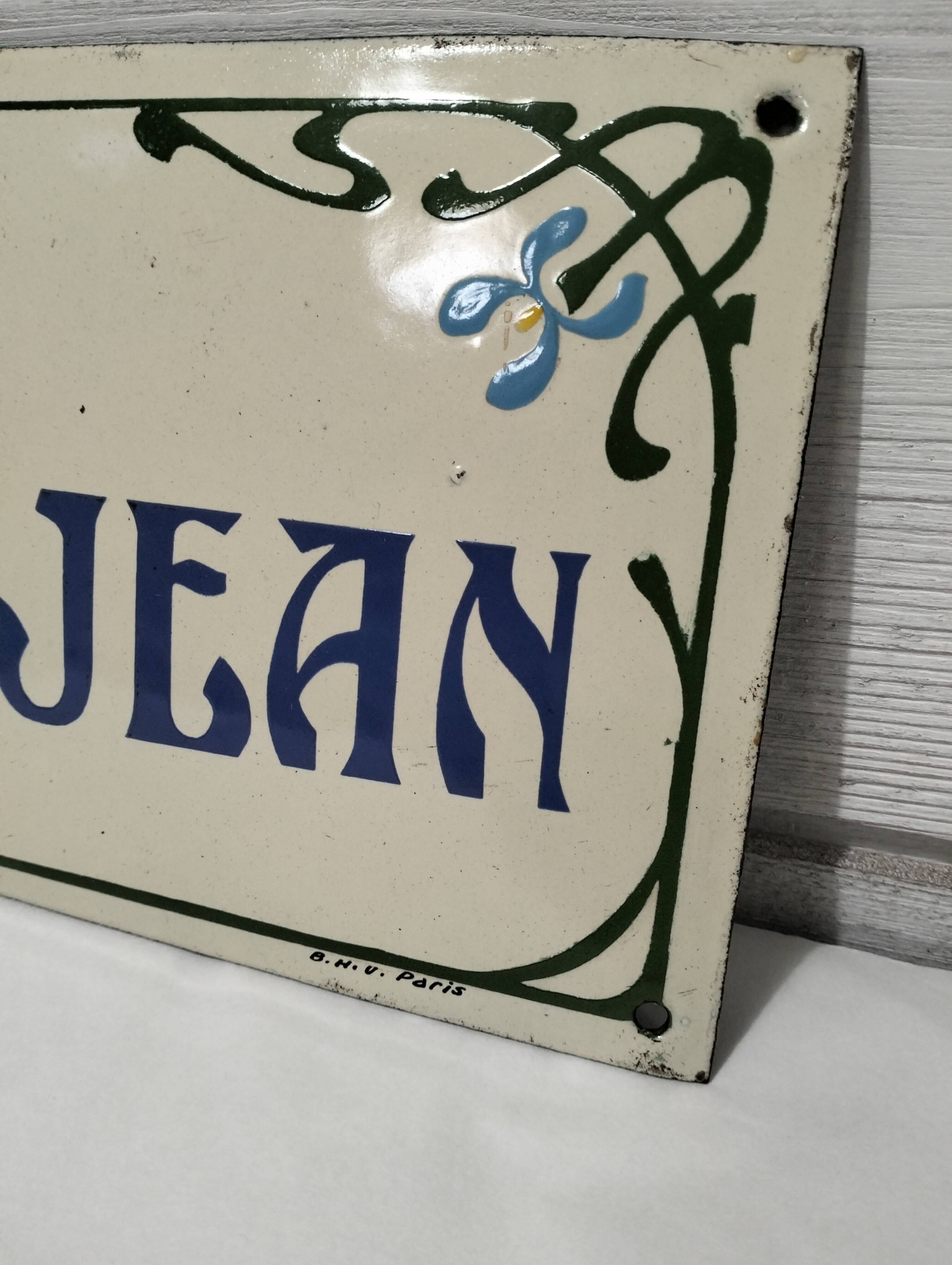 Enameled villa plaque