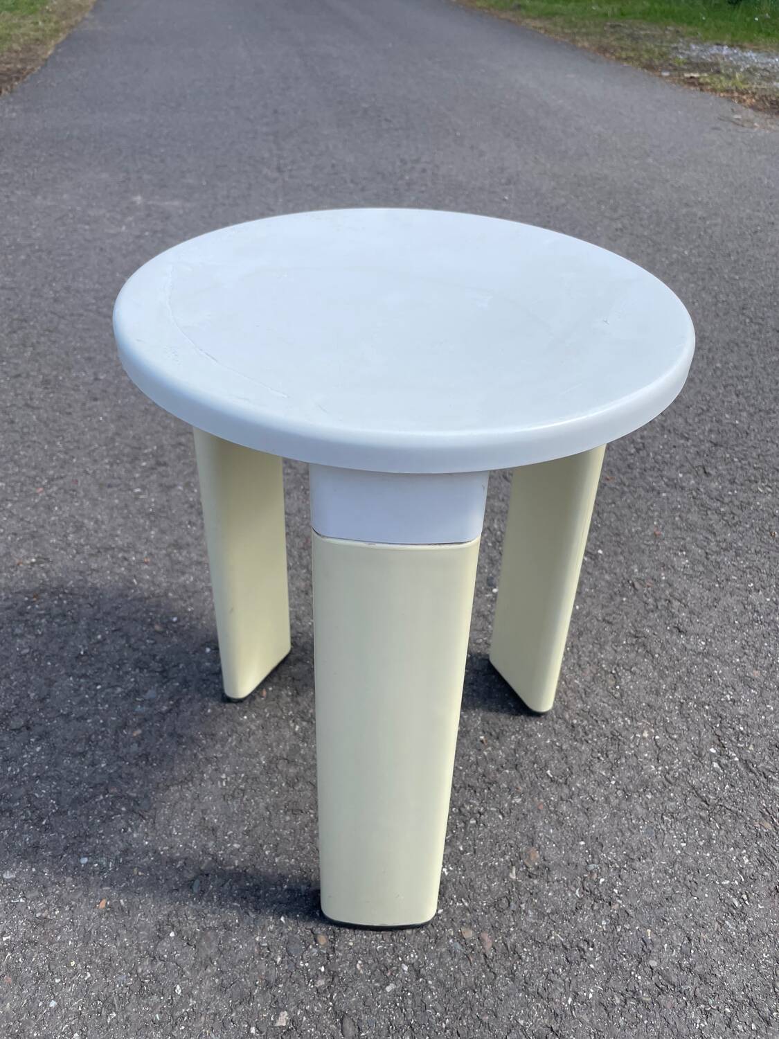 Tabouret blanc et beige Tatay 1960