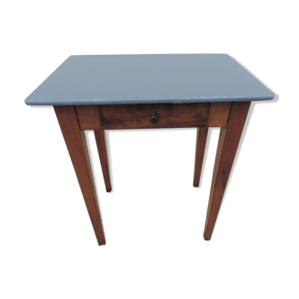 Country table in cherry tree