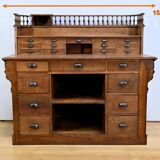 Oak apothecary counter – 1920