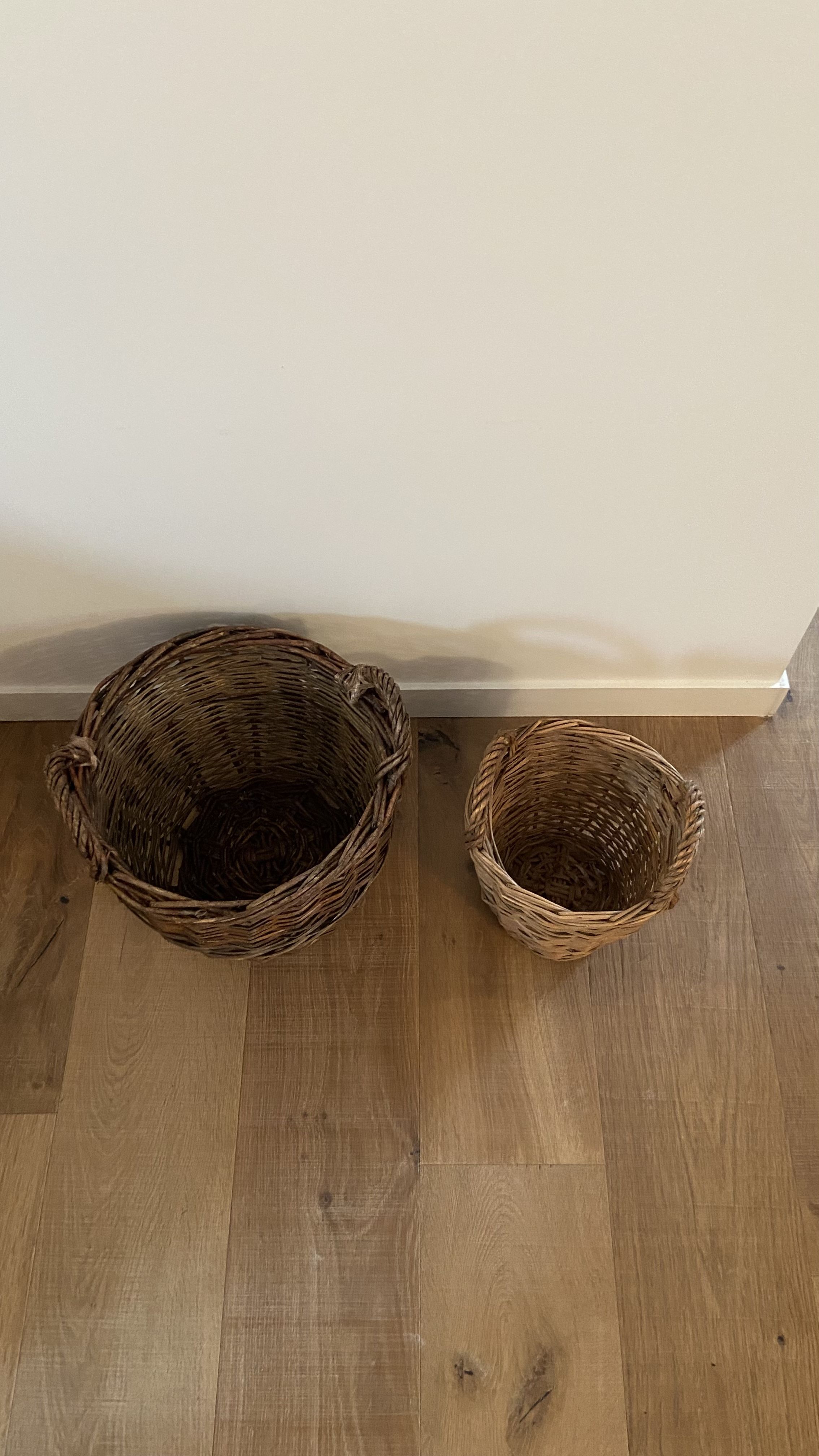 Pop-up Christmas 2022 - Vintage round basket / old basket in Dame-Jeanne