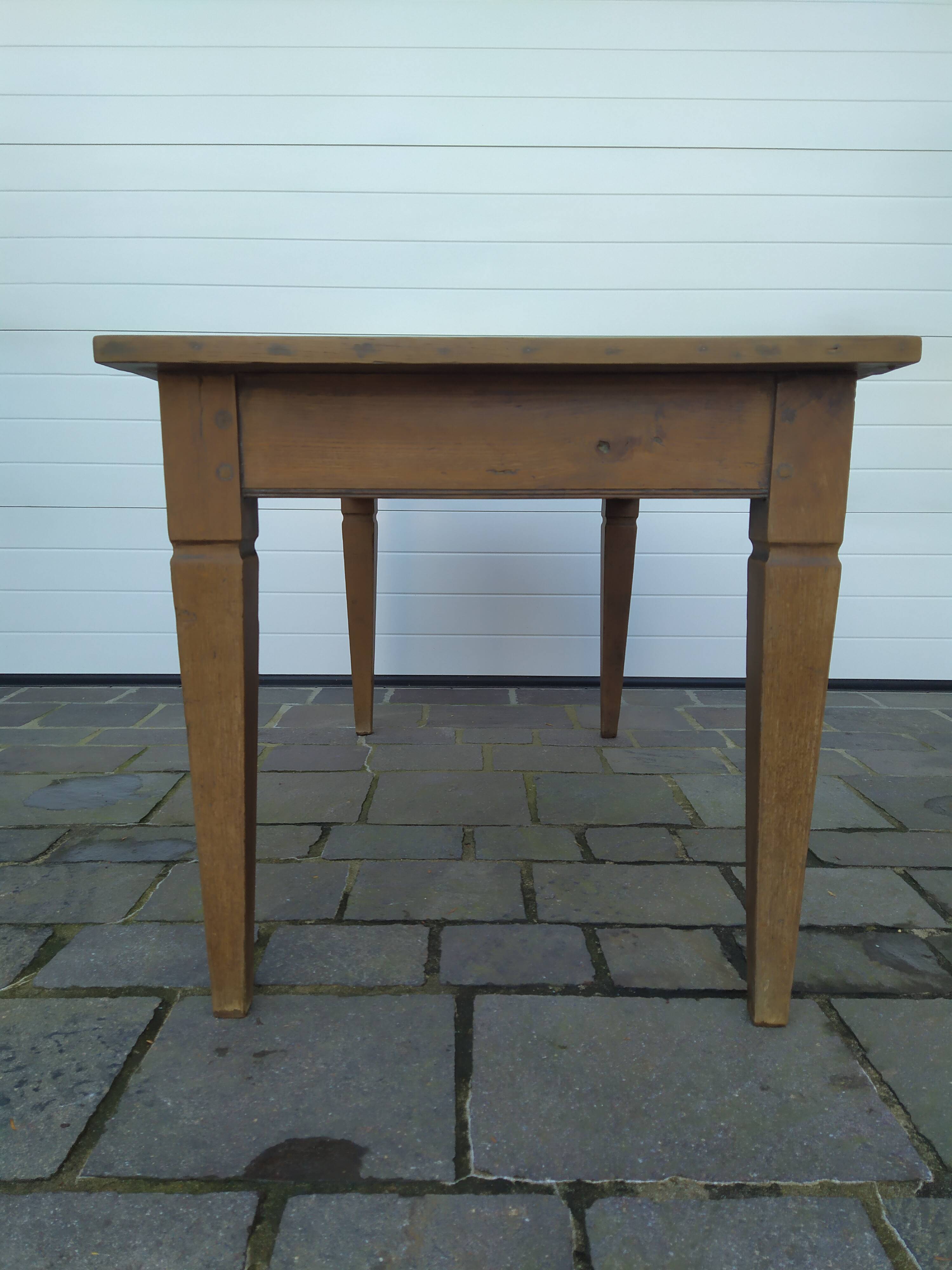 Farm table