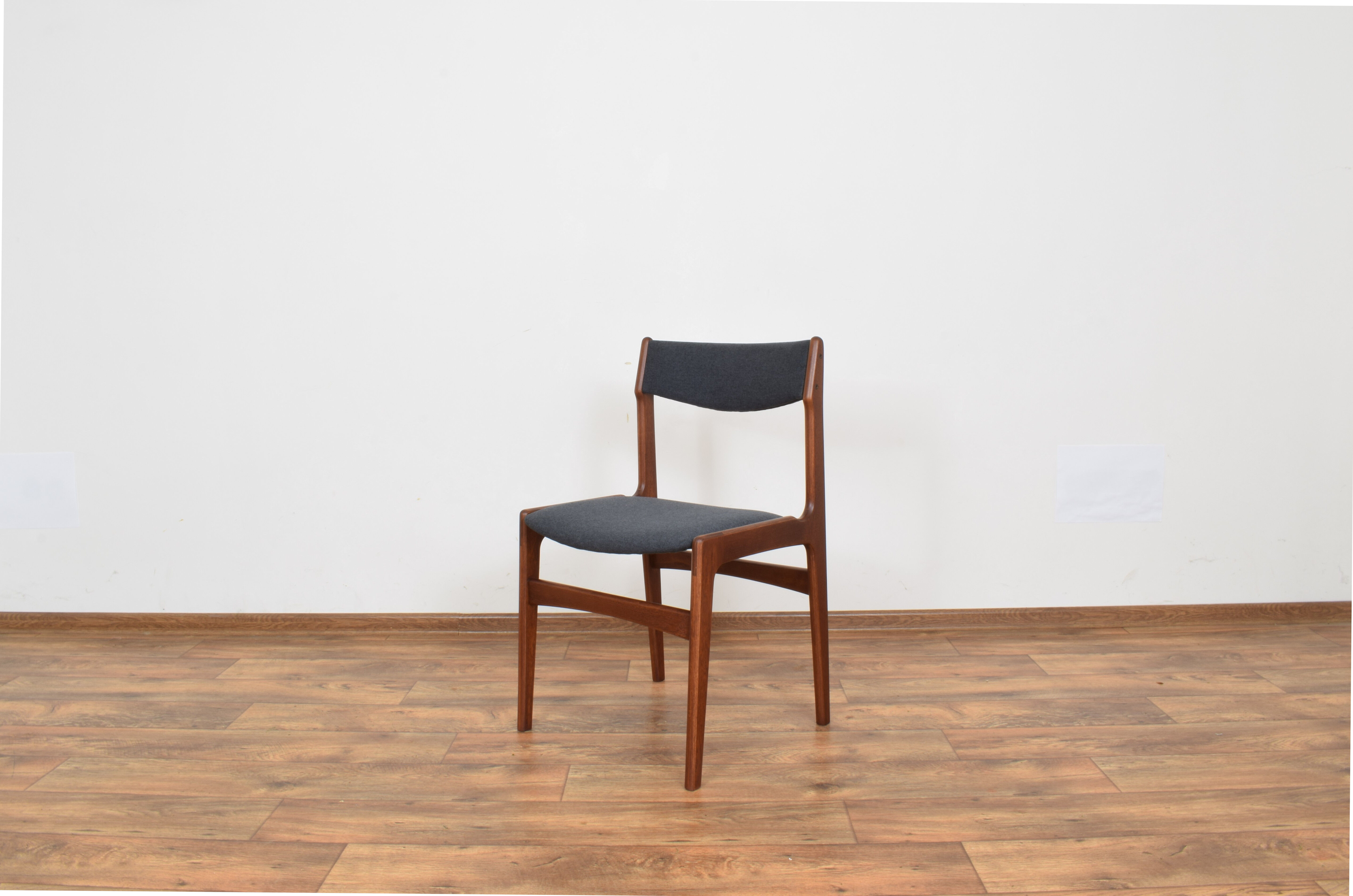 Set of 6 chairs by Erik Buch, 1960