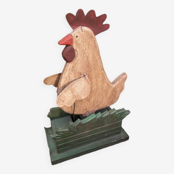 Mechanical wooden hen