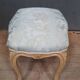 Pouf laqué blanc style Louis XV