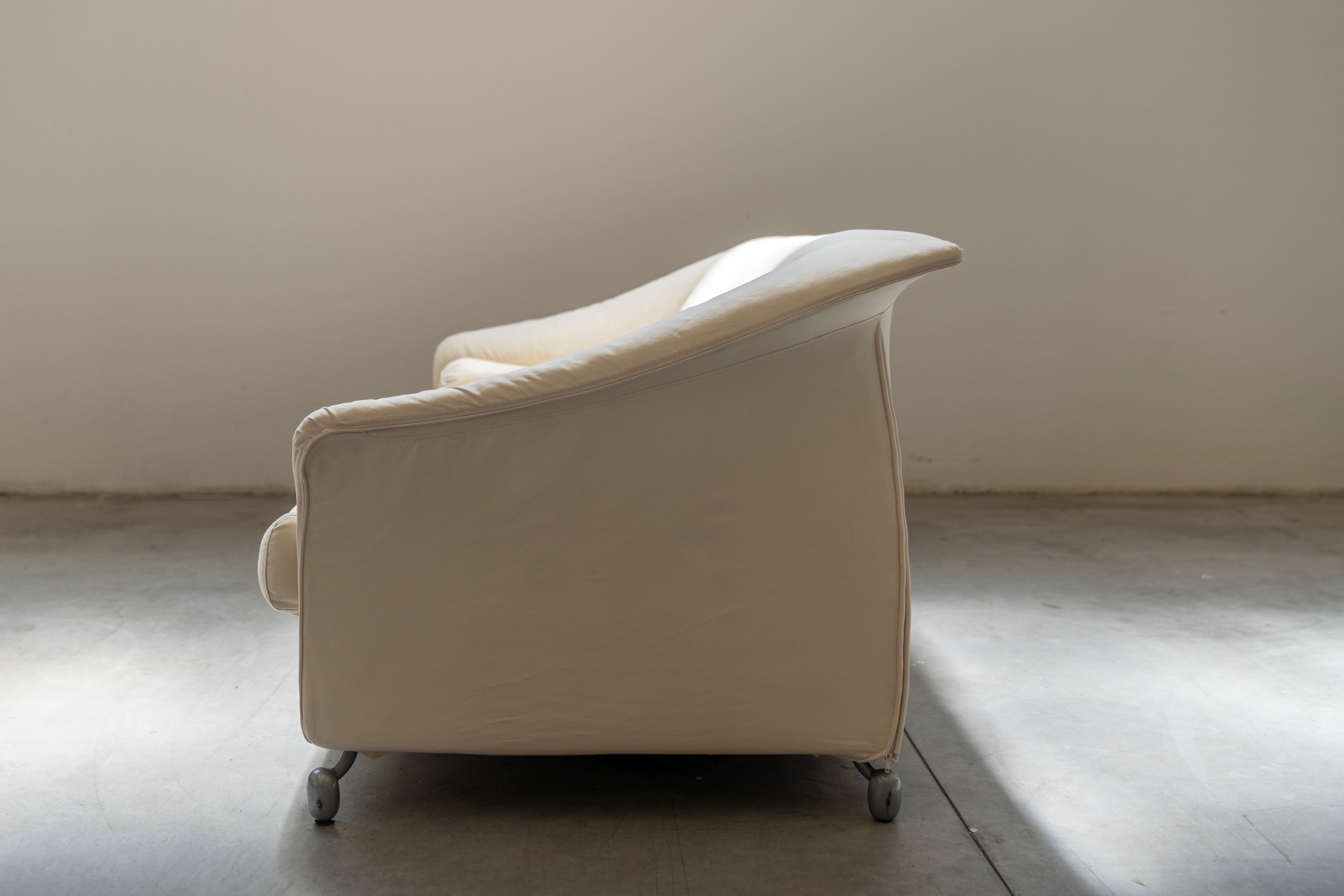 White sofa 2 places Molteni