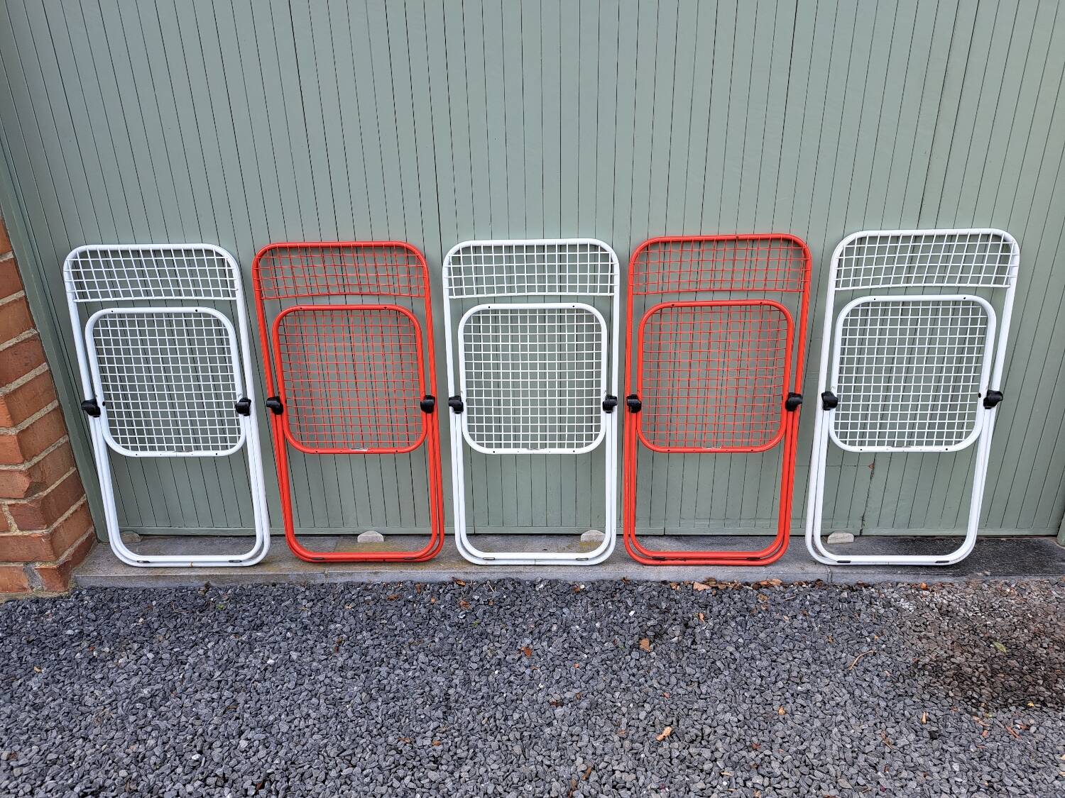 Series of 5 Talin folding metal chairs