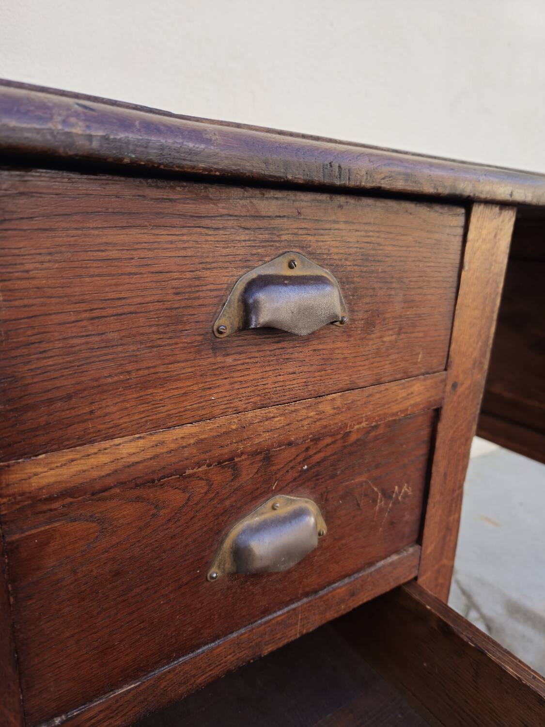 Antique solid oak desk from the 1900s