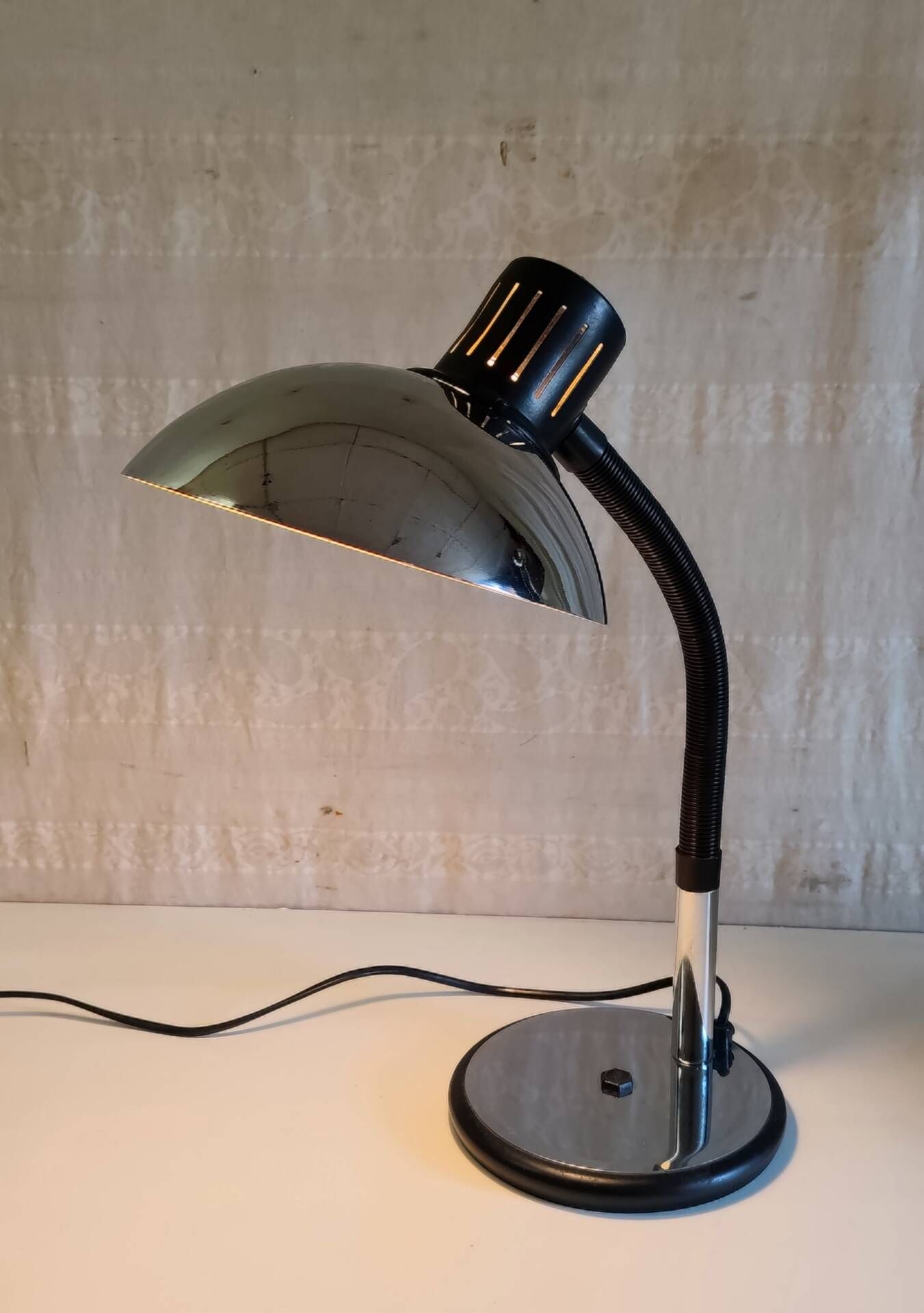 Lampe à poser articulée par Aluminor (France) - mid. XXeme