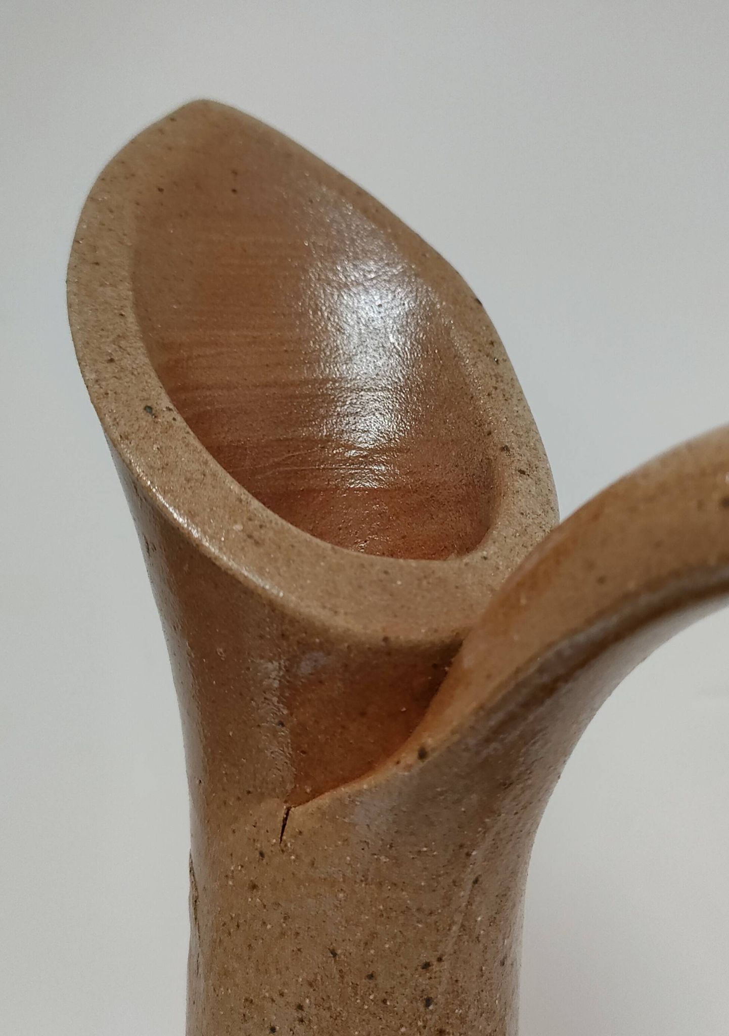 Pichet grès pyrité années 70 h.40,5 cm