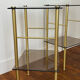 Tables d’appoint en verre et laiton