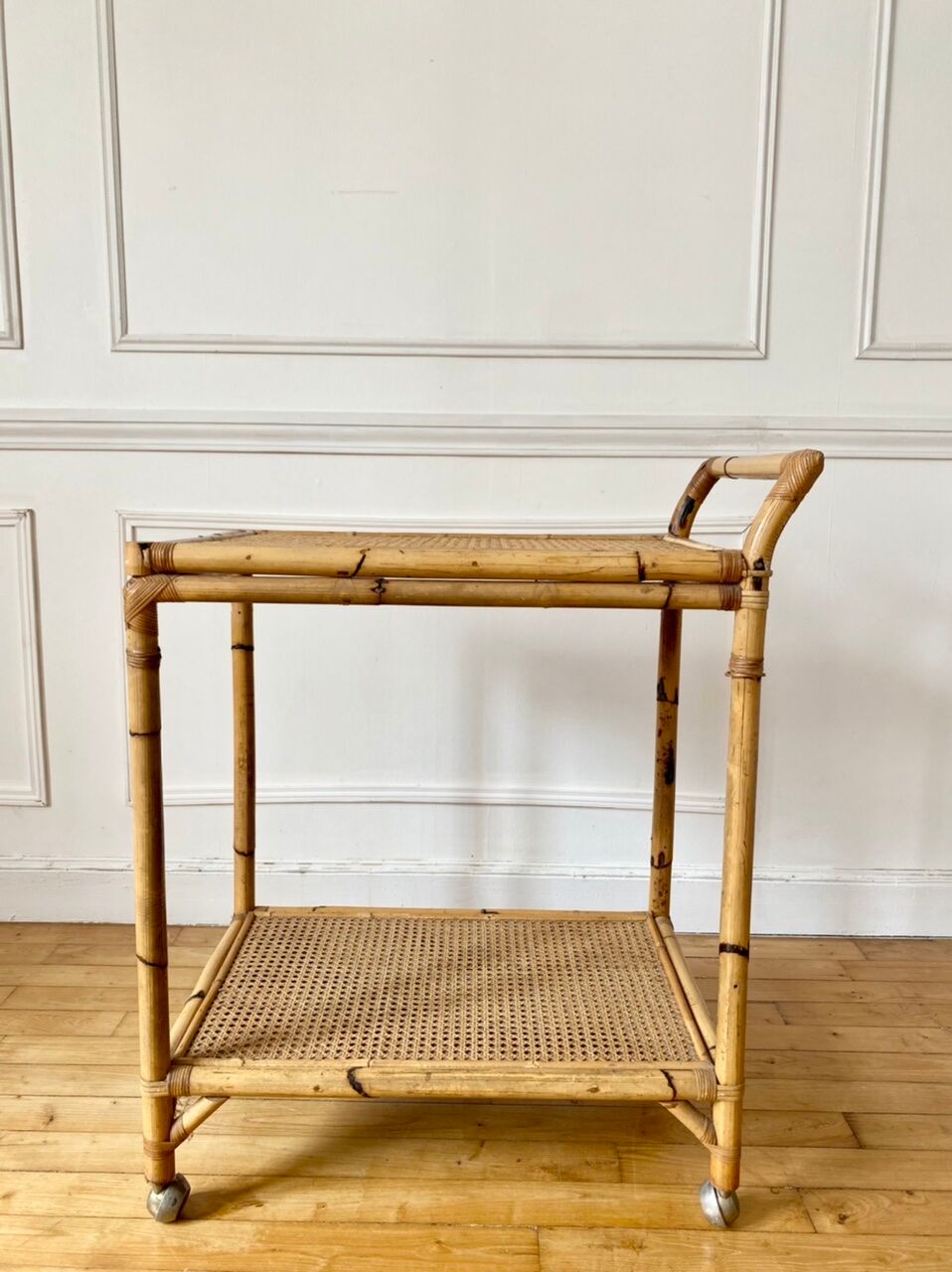 Vintage rattan service