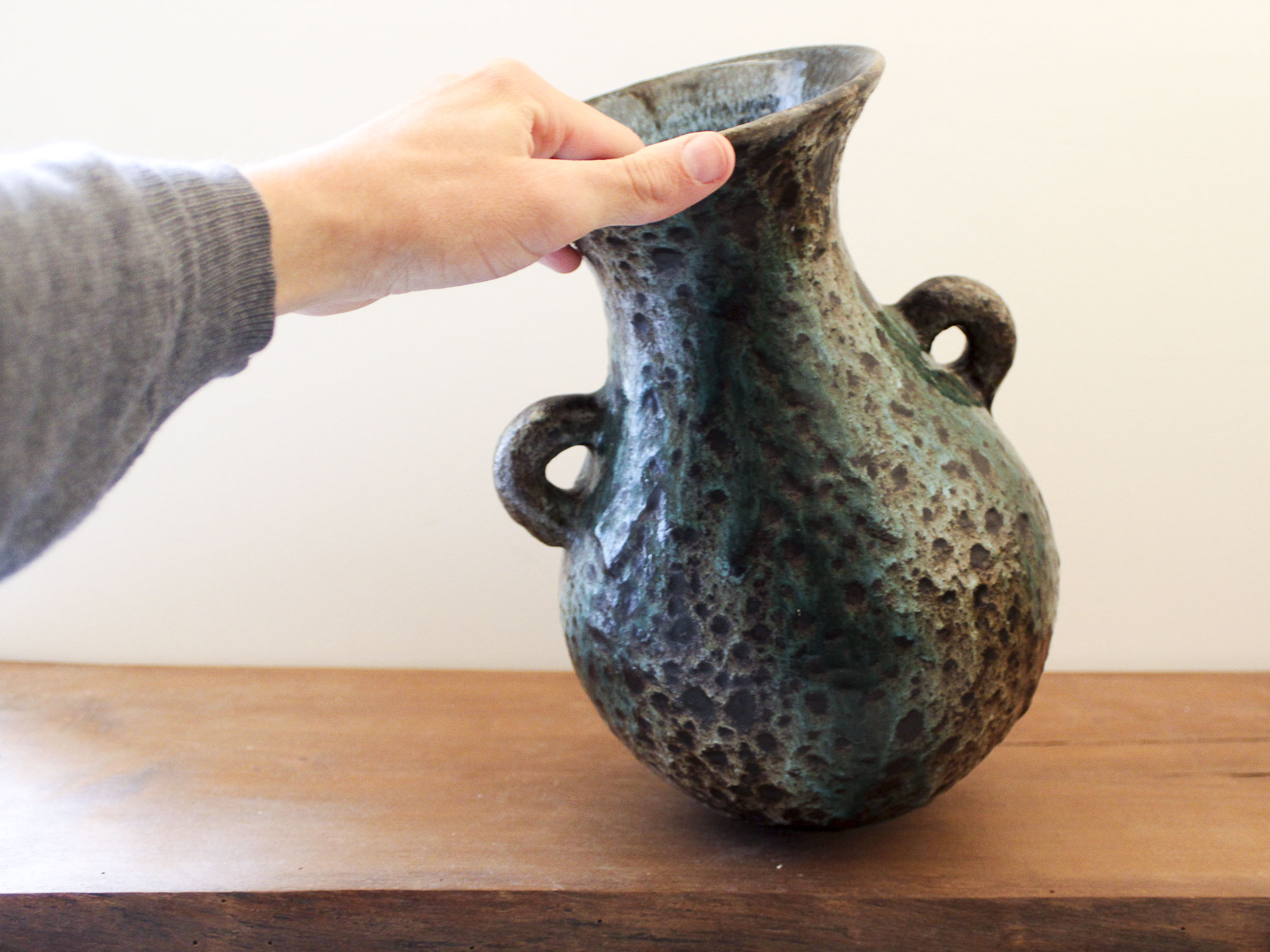 Vase à oreilles en céramique d'Accolay