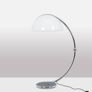 Lampadaire en métal chromé Elio Martinelli, années 1970
