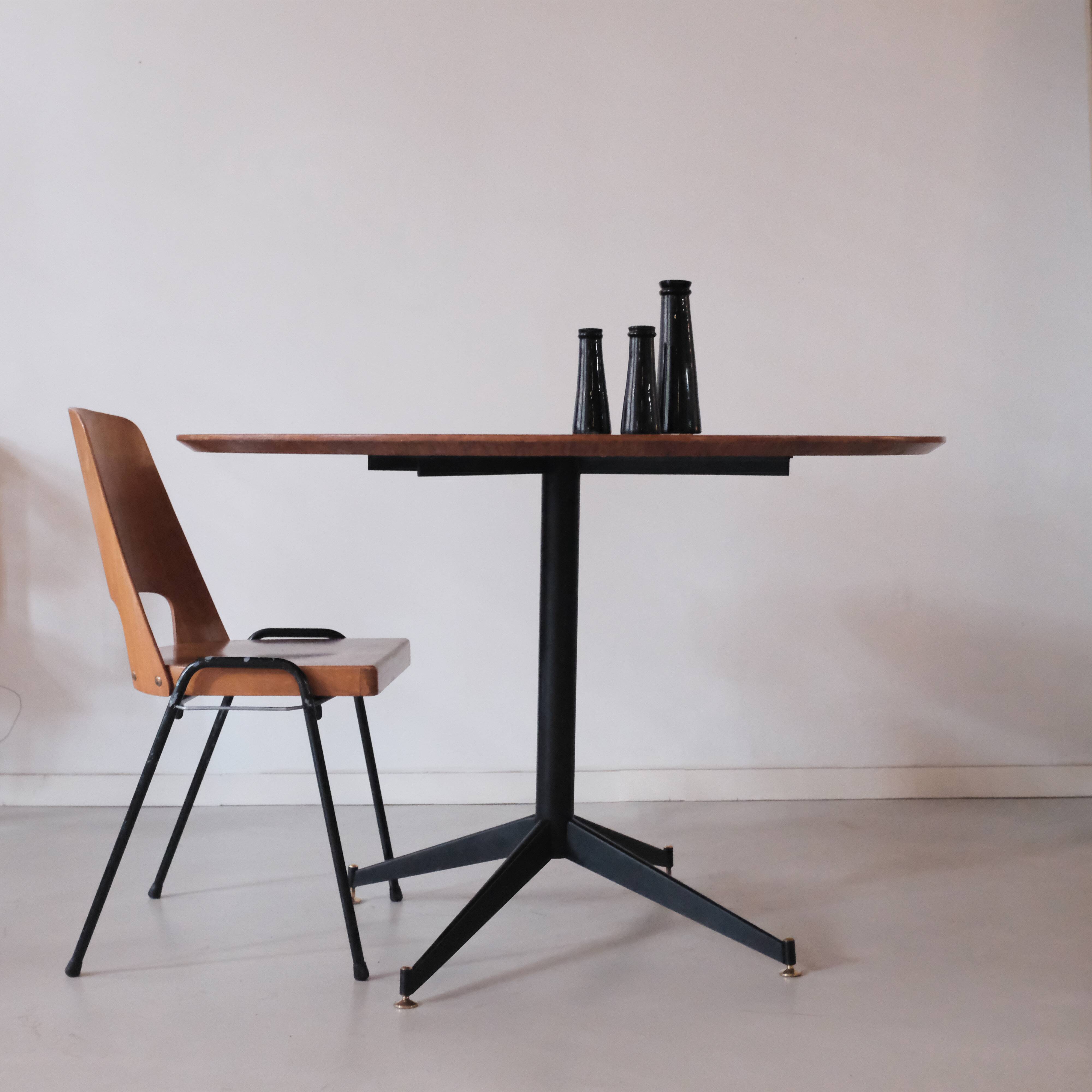 Vintage design round table, Italy, circa 1950.