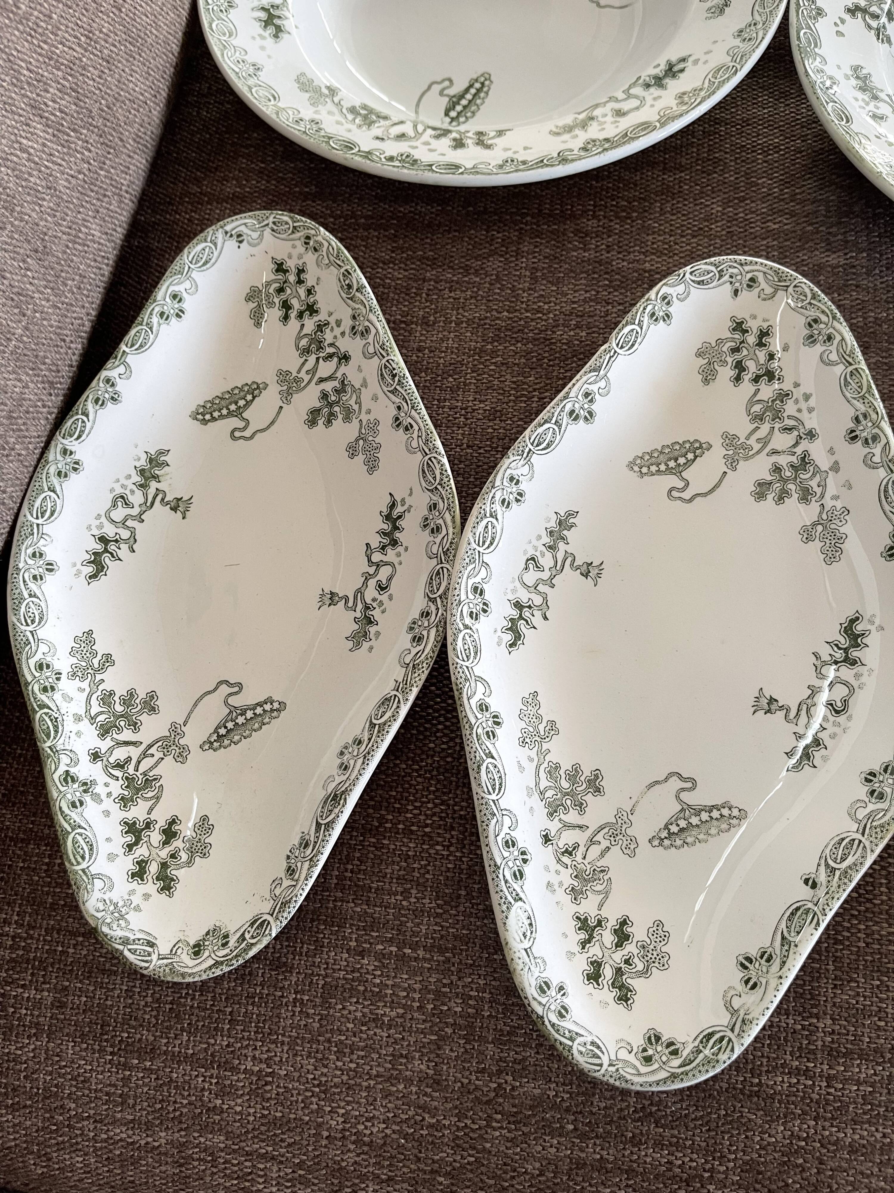 Plates and terra de fer raviers