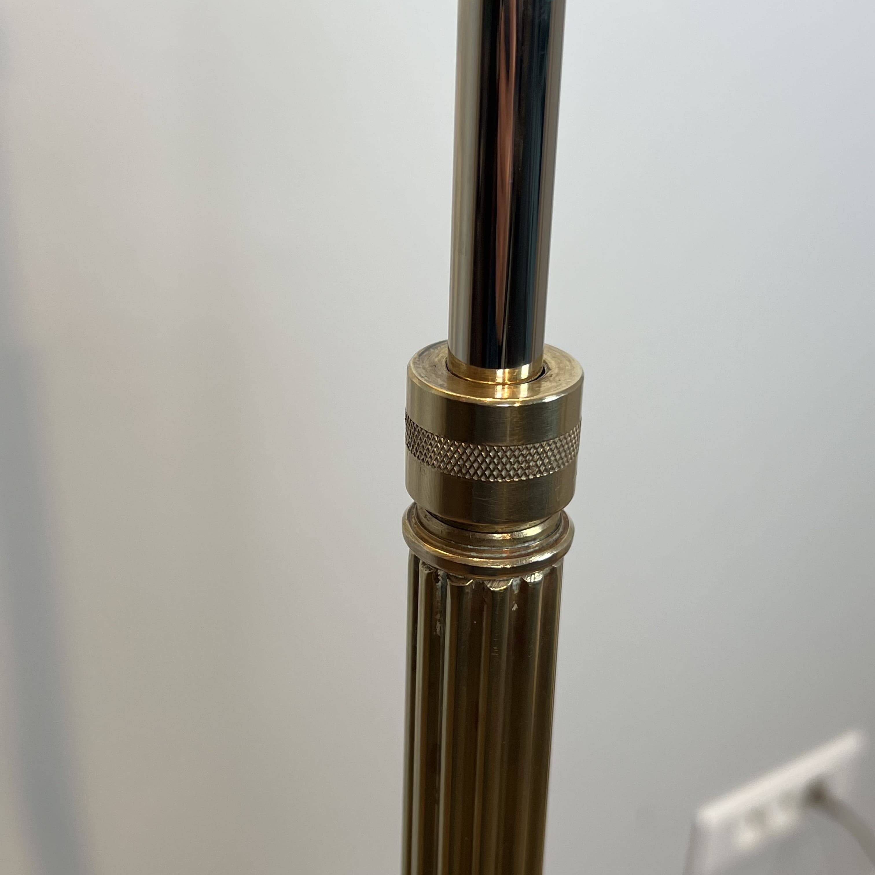 Brass Articulated Arm Reading Lamps in Gold. Neoclassical Style. Work.