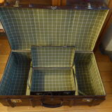 Duo of vintage dark brown suitcases "Mother Big and her little chaperone"