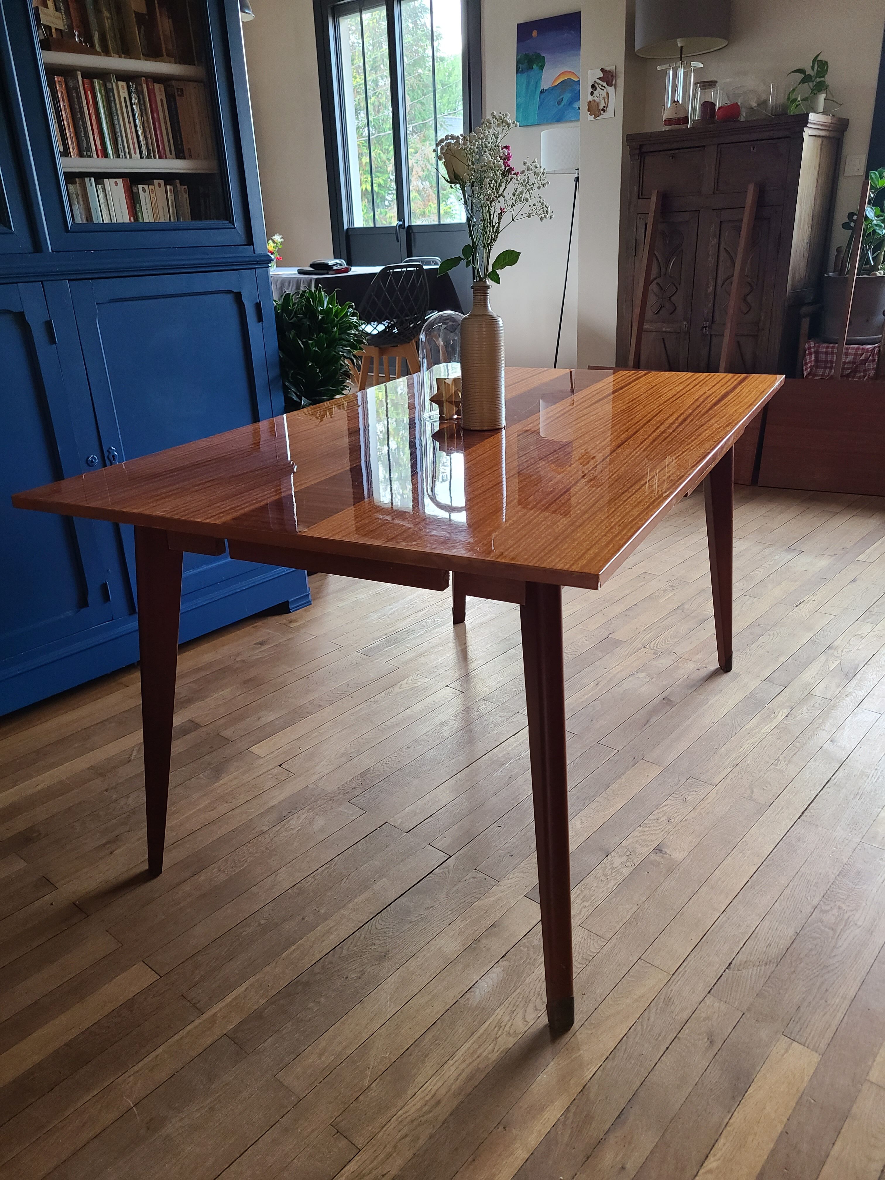 Scandinavian style vintage table 12 people