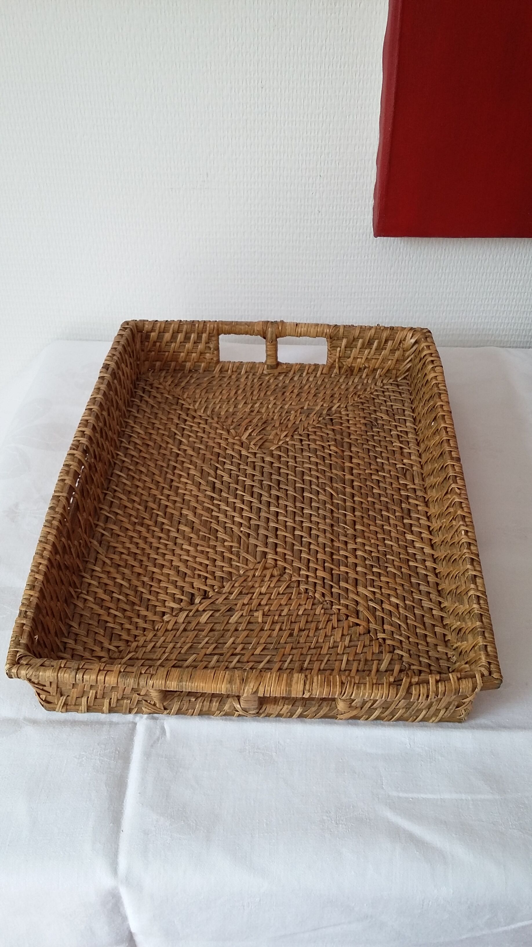 Wicker tray