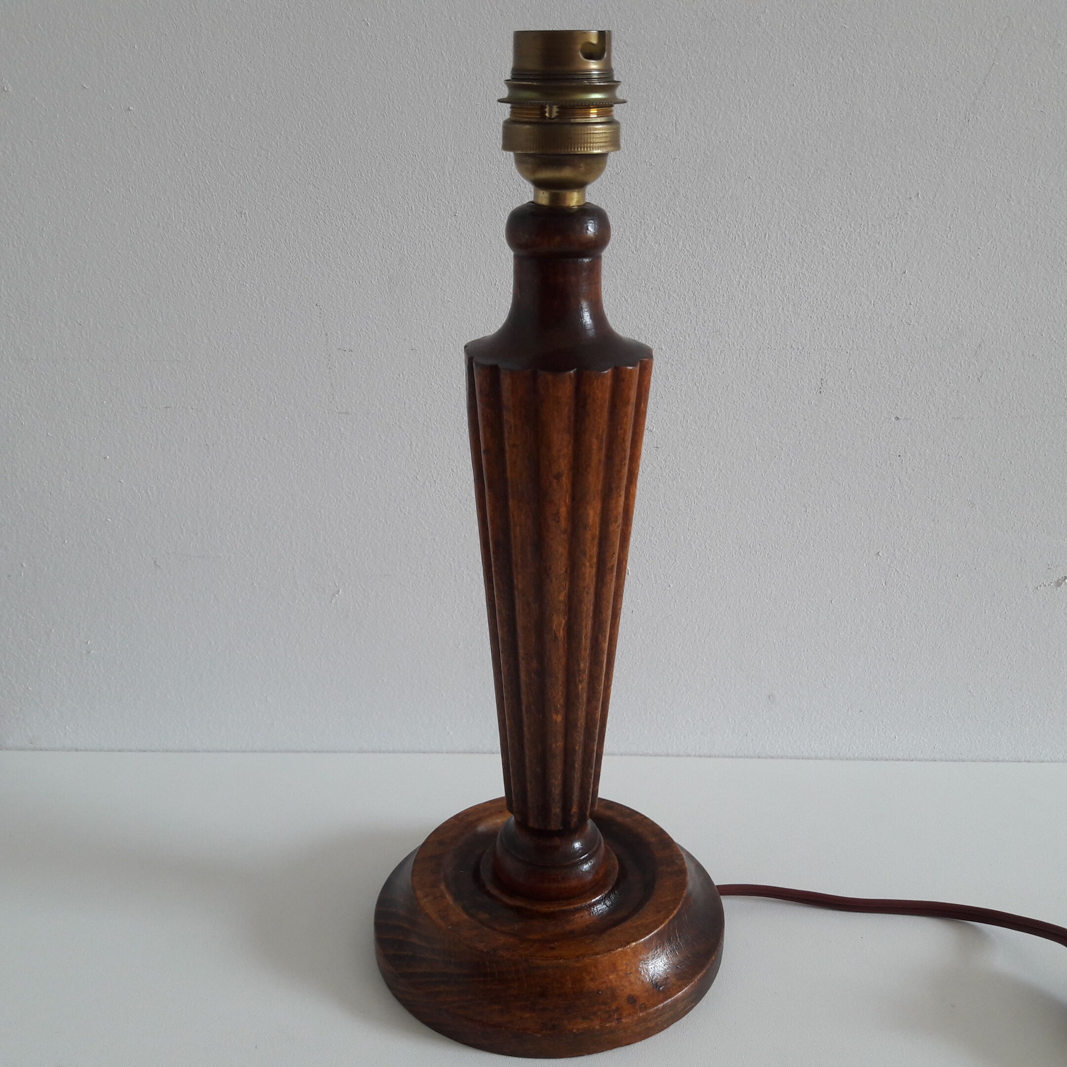 Wood lamp art deco