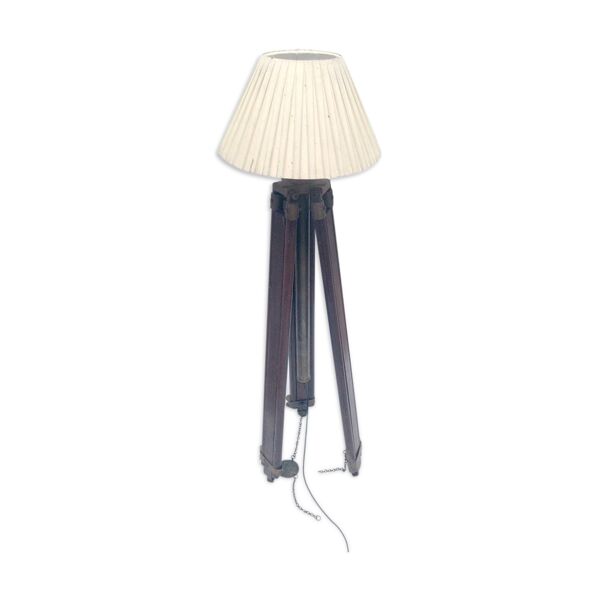 Lampadaire sur trépied antique — Beyit