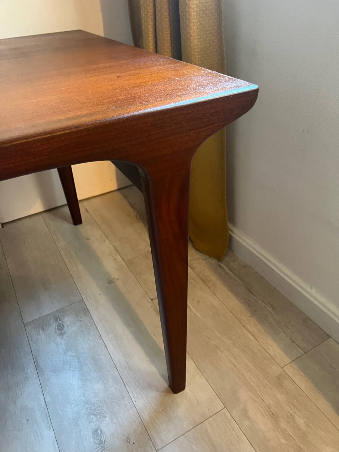 Table à manger scandinave année 60 en teck