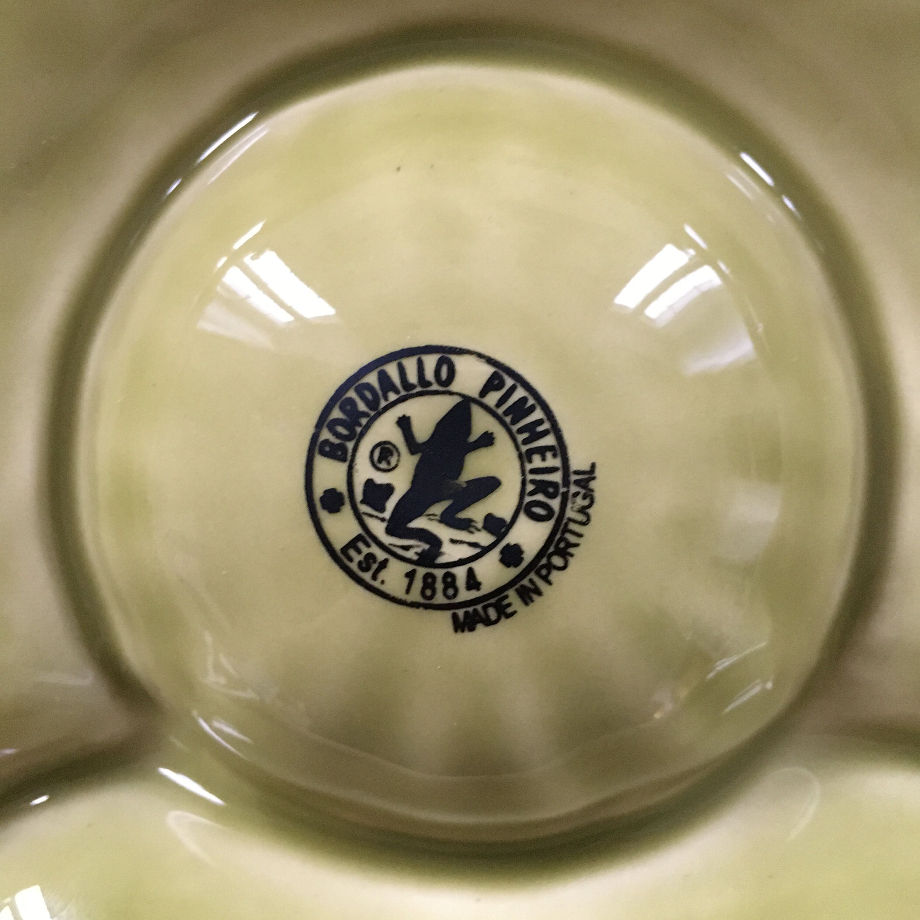 Appetizer serving dish for barbotine