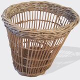 Basket for wool