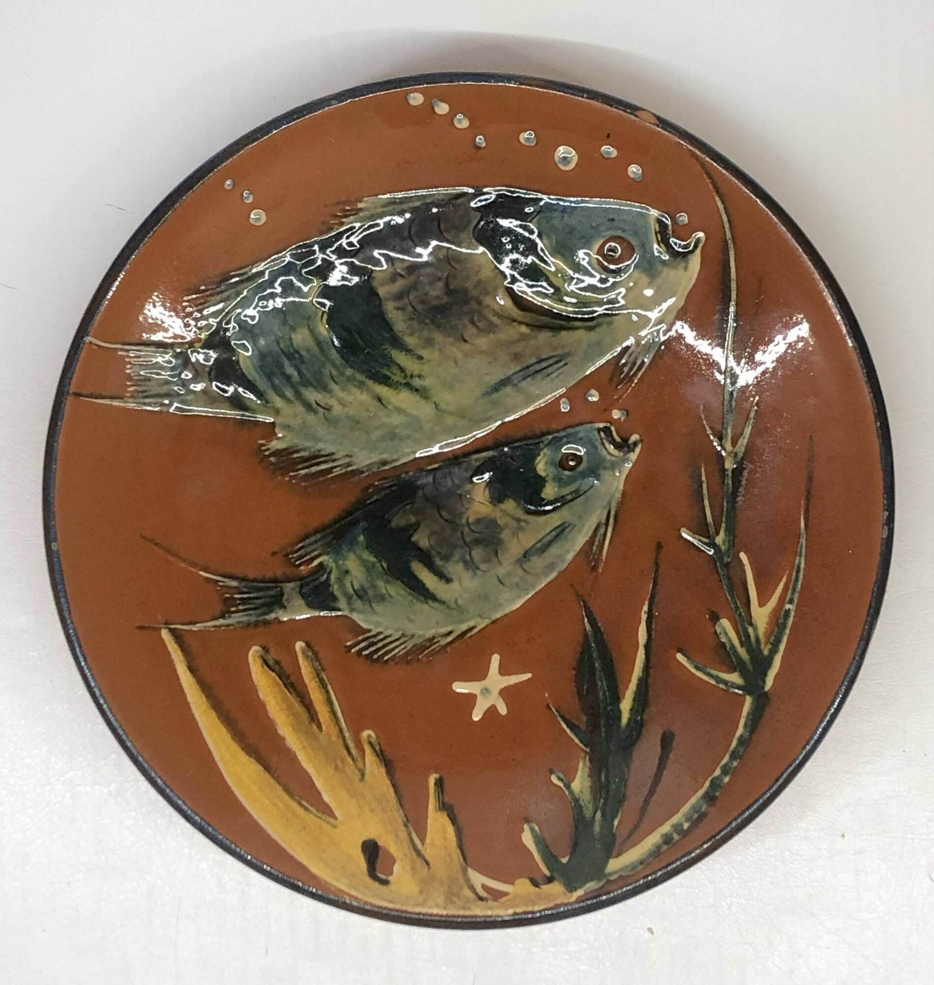 Lluís Puigdemont artisanal dish in enameled ceramic with fish decor