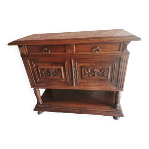 Buffet bas en bois massif gravé