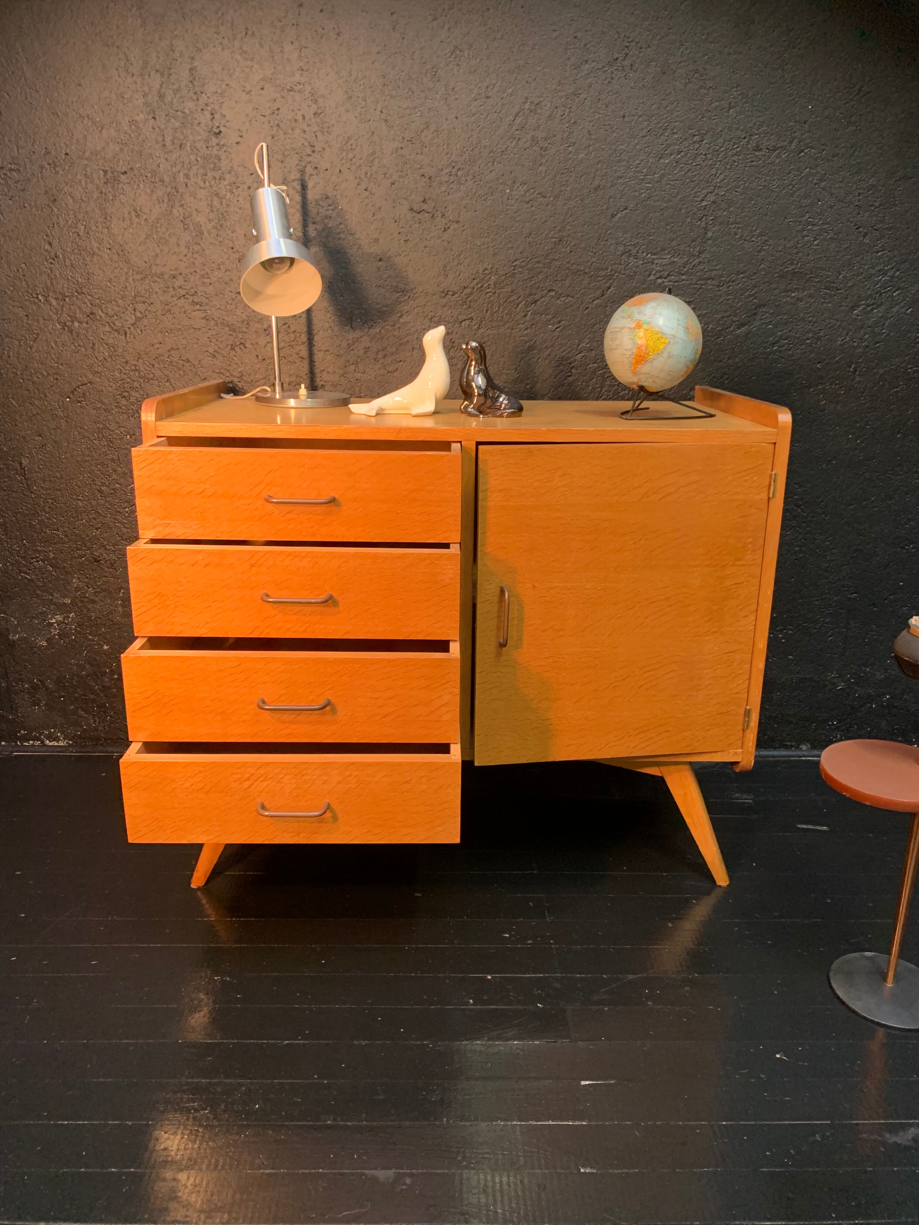 Vintage dresser 1950