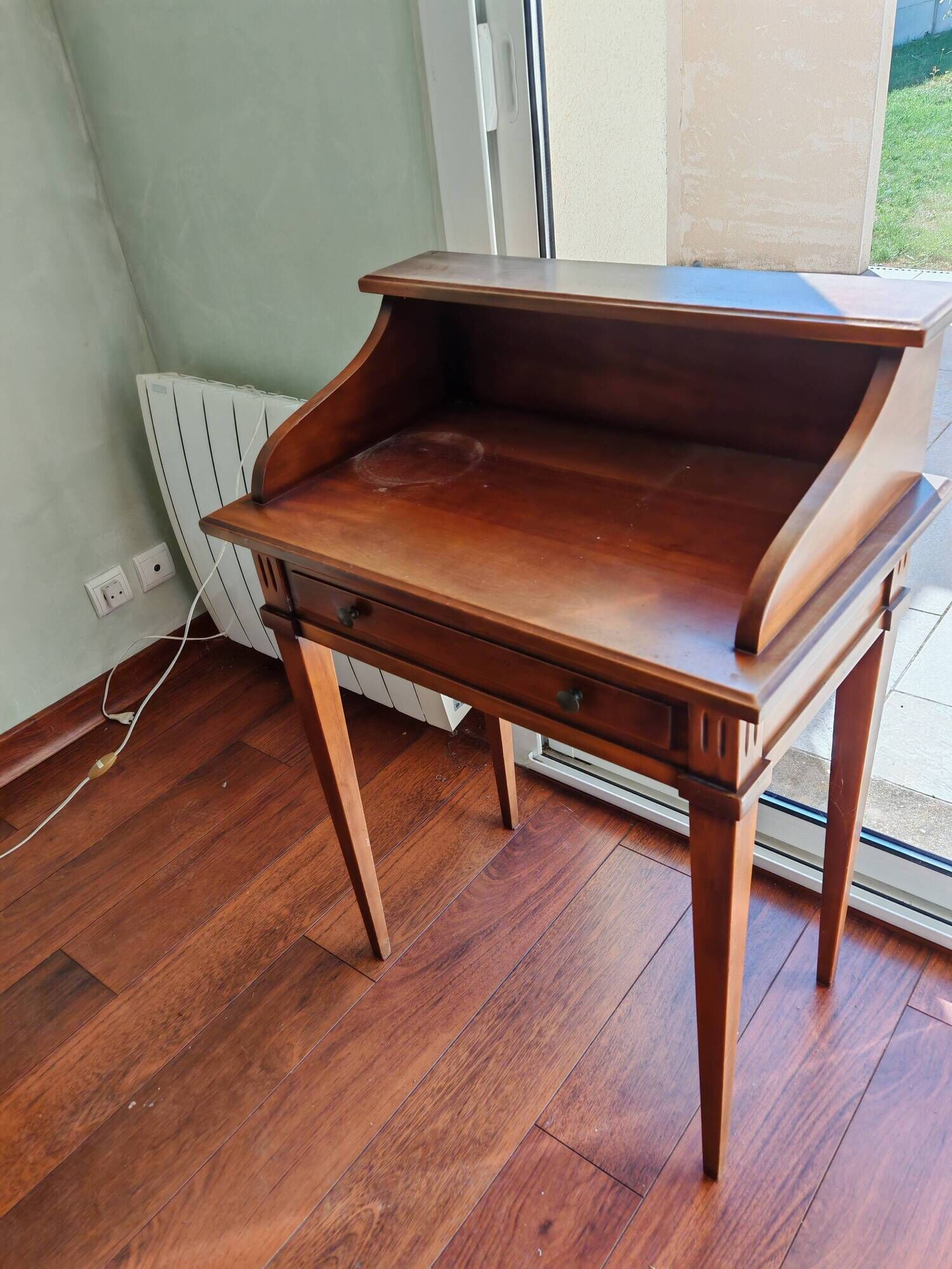 Small secretary
