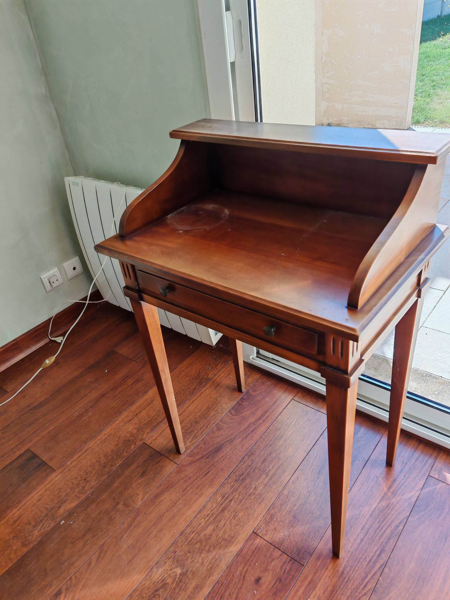 Little secretary