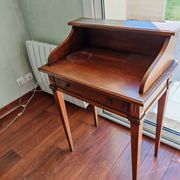 Little secretary