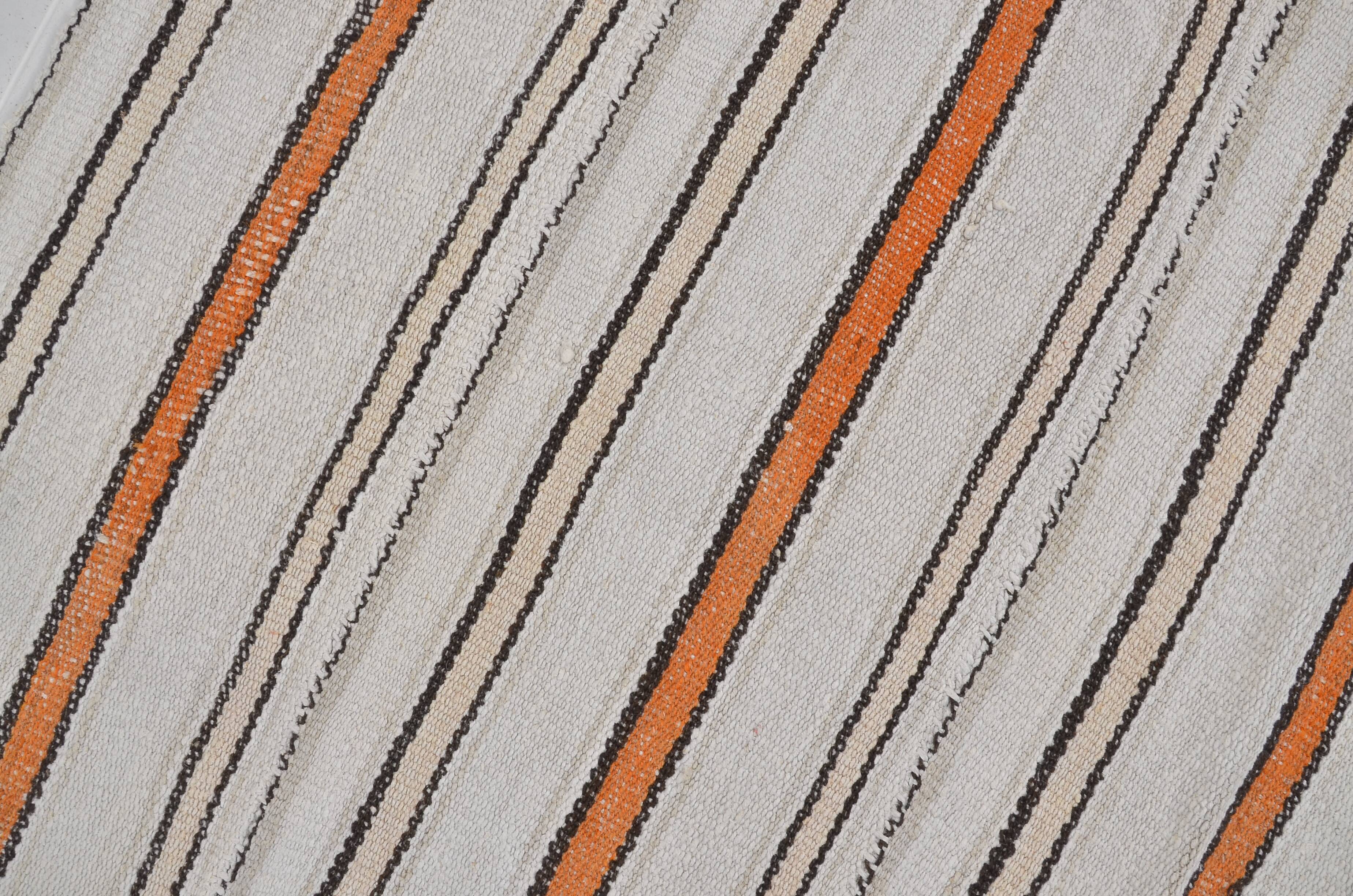 Tapis Kilim coloré tissé à la main