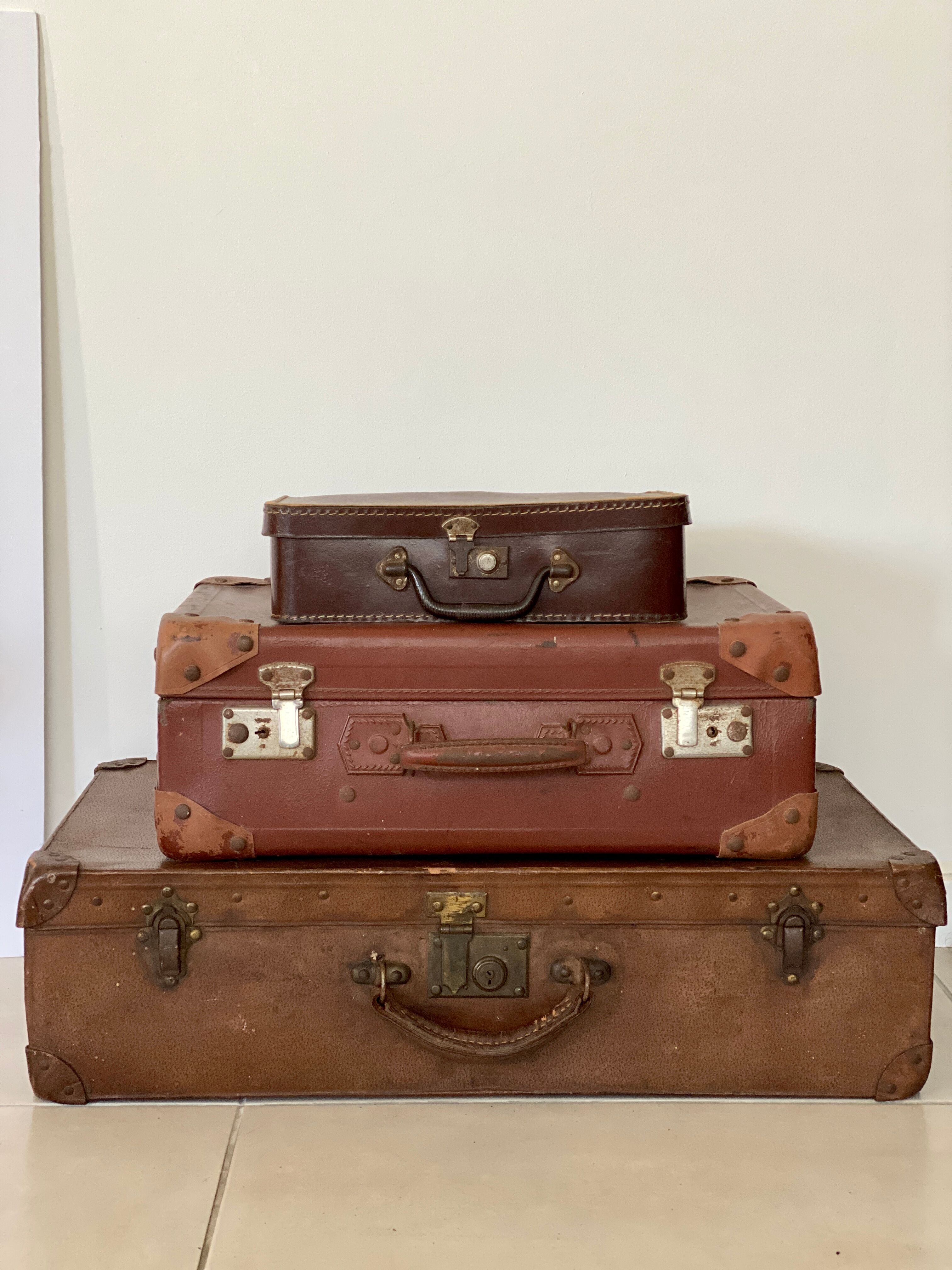 Set of 3 vintage suitcases
