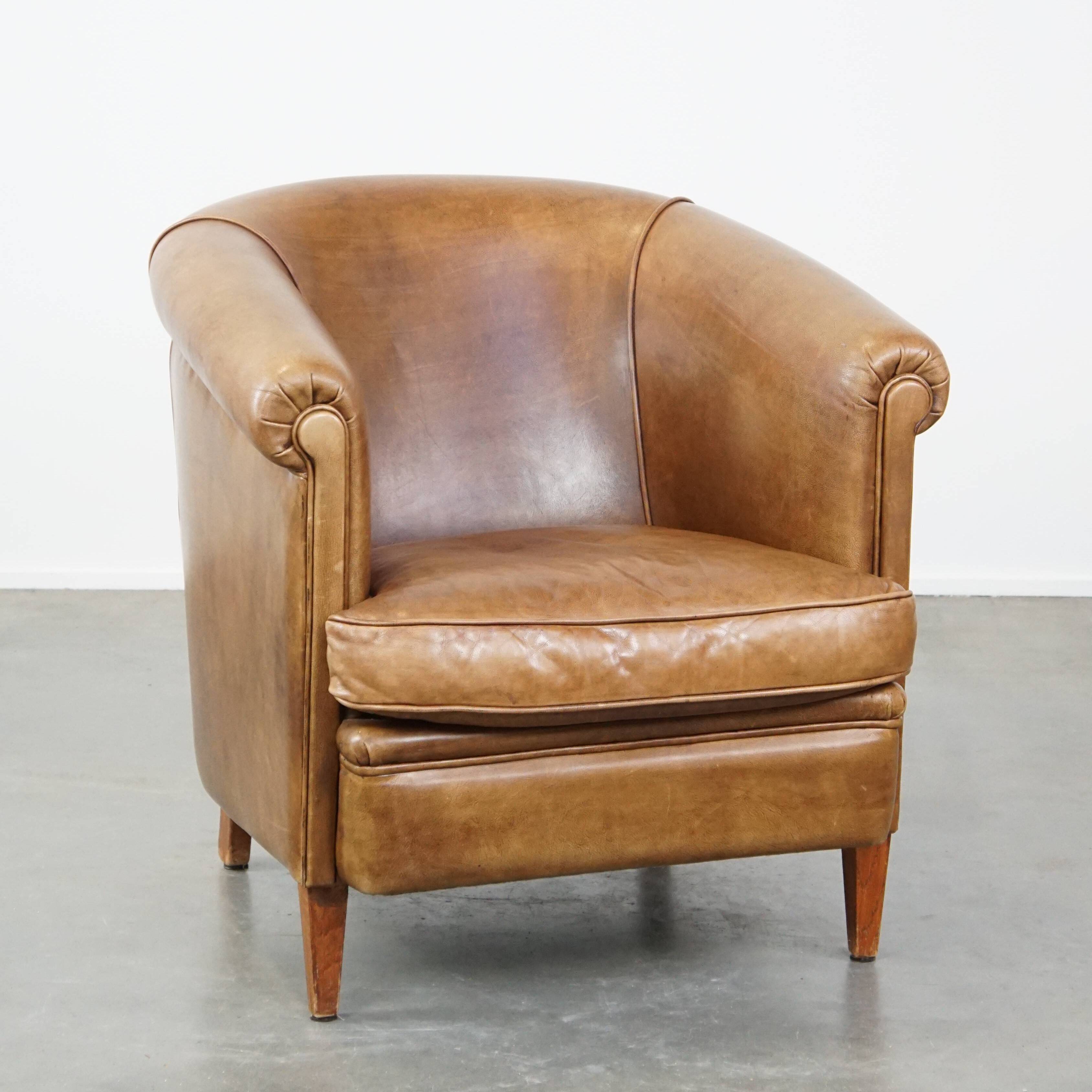 Fauteuil club en cuir de vachette couleur cognac clair