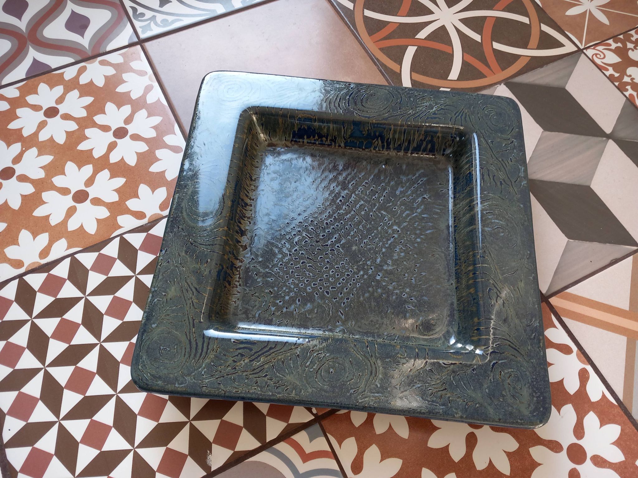 Centrepiece or large ceramic catchall in glazed ceramic signed Vila Clara.