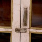 Ancien grand buffet en teck birman belle patine verte-blanche d'origine