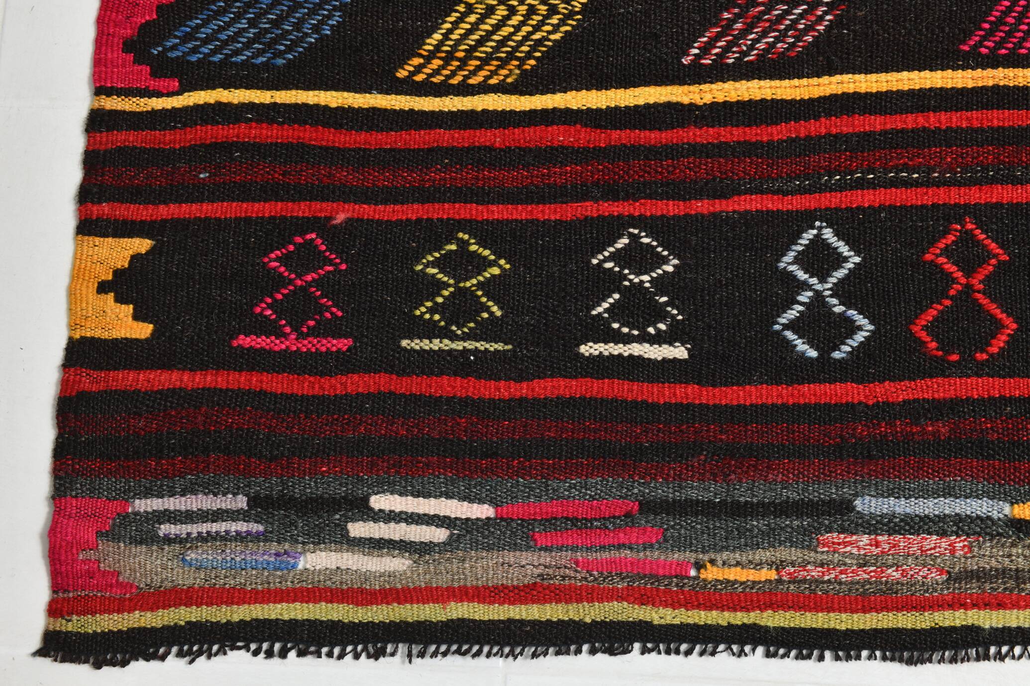 Burgundy Red Modern Pattern Kilim Rug, 162x313Cm