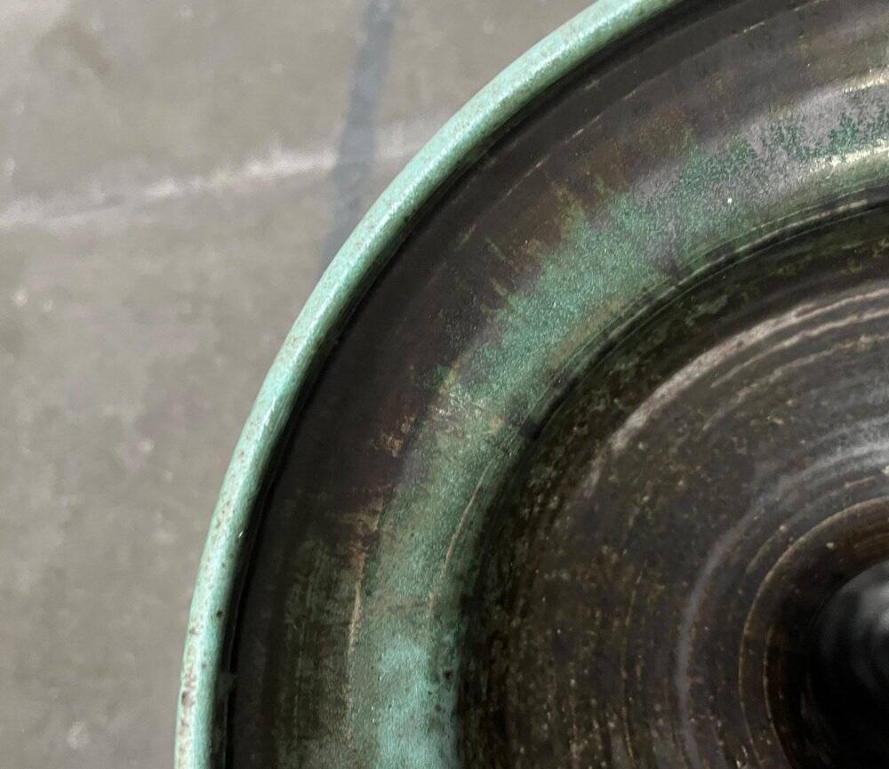 Brutalist studio pottery vase in East German style from the mid-century by Kerstin & Ralf Unterstab for Kunsttöpferei Unterstab KTU, 1960s.