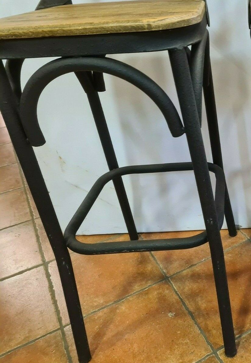 Set of 4 Industrial bar stool made of iron and wood