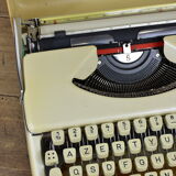 Olympia Splendid 66 Typewriter