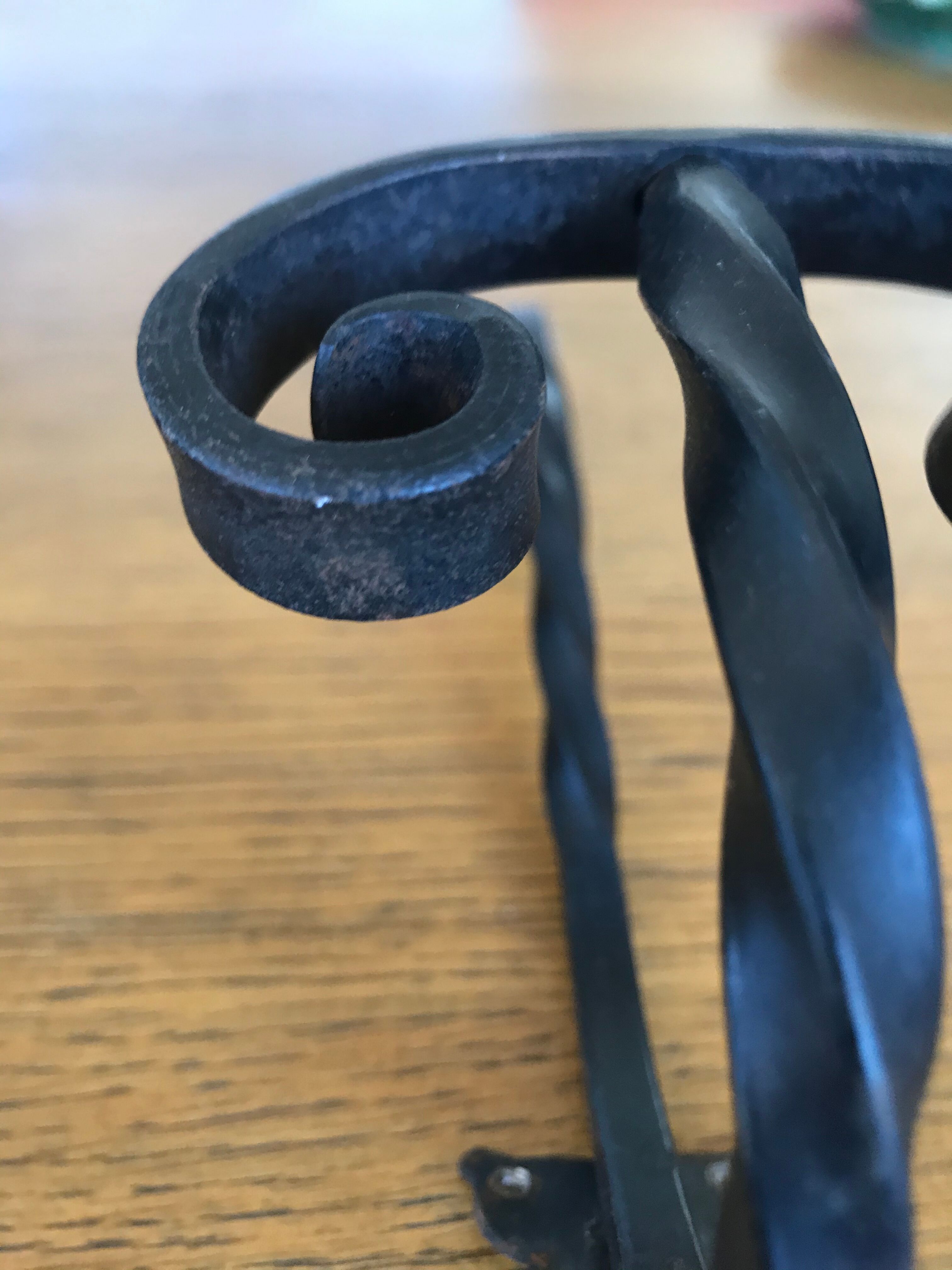 3 patères en fer forgé