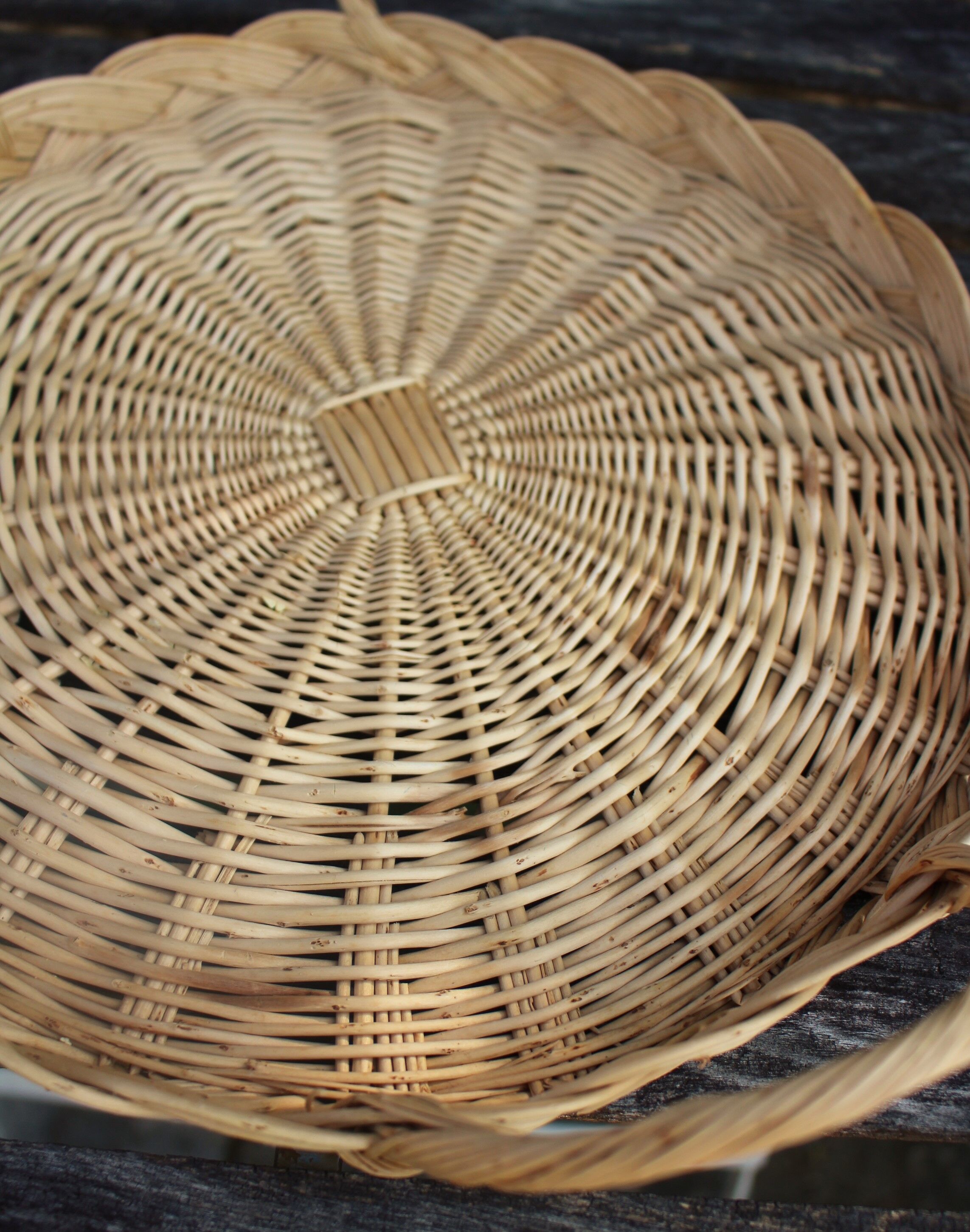 Round wicker top vintage basketry